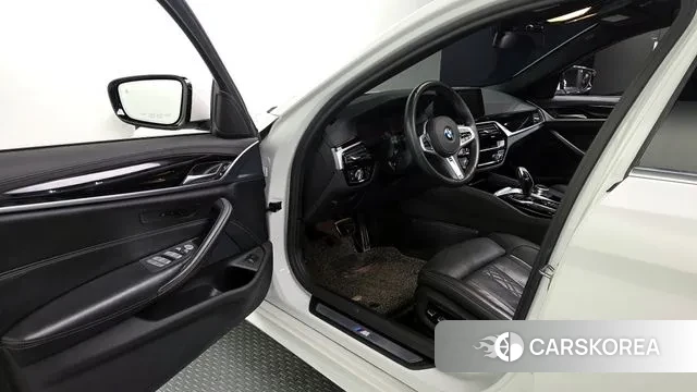 BMW 5 Series (G30) id 3504947 из Кореи 20