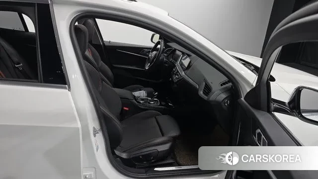 BMW 1 Series (F40) id 3253618 из Кореи 20