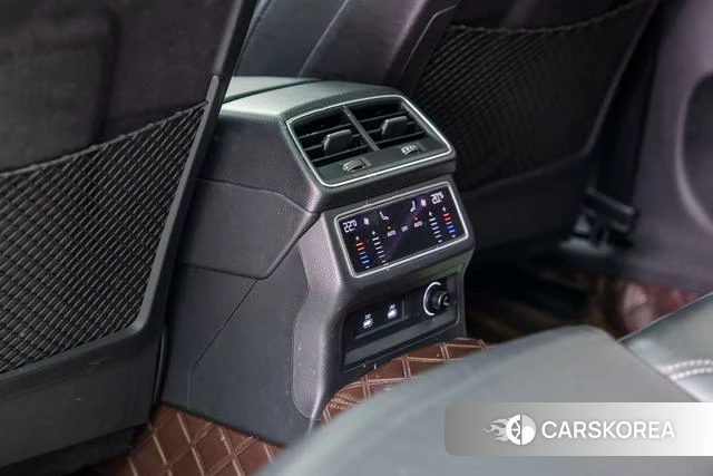 Audi A6L id 4291097 из Китая 24