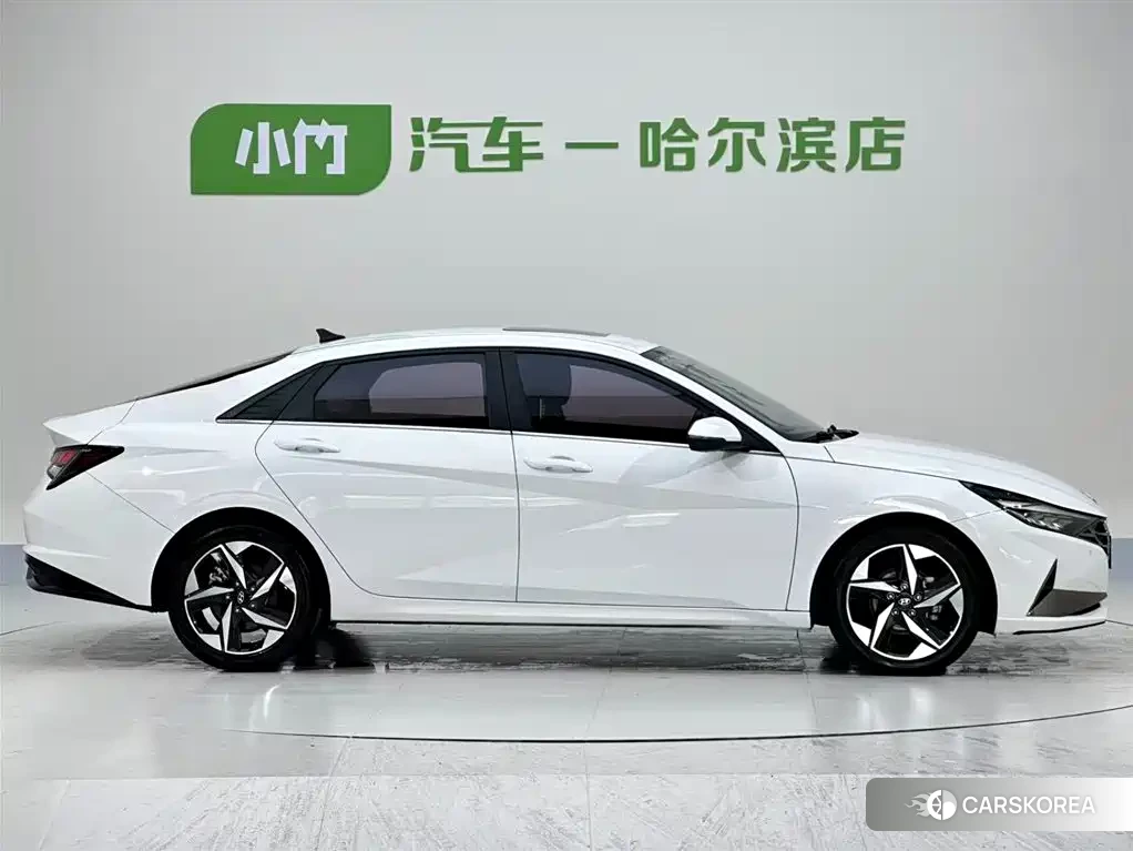 Hyundai Elantra id 4545969 из Китая 23