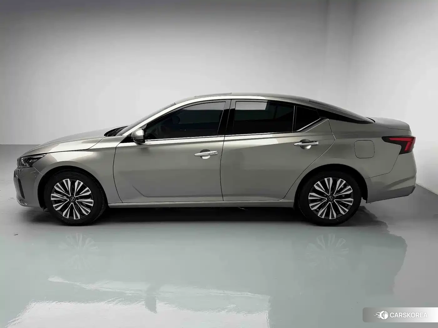 Nissan Altima id 4546326 из Китая 21