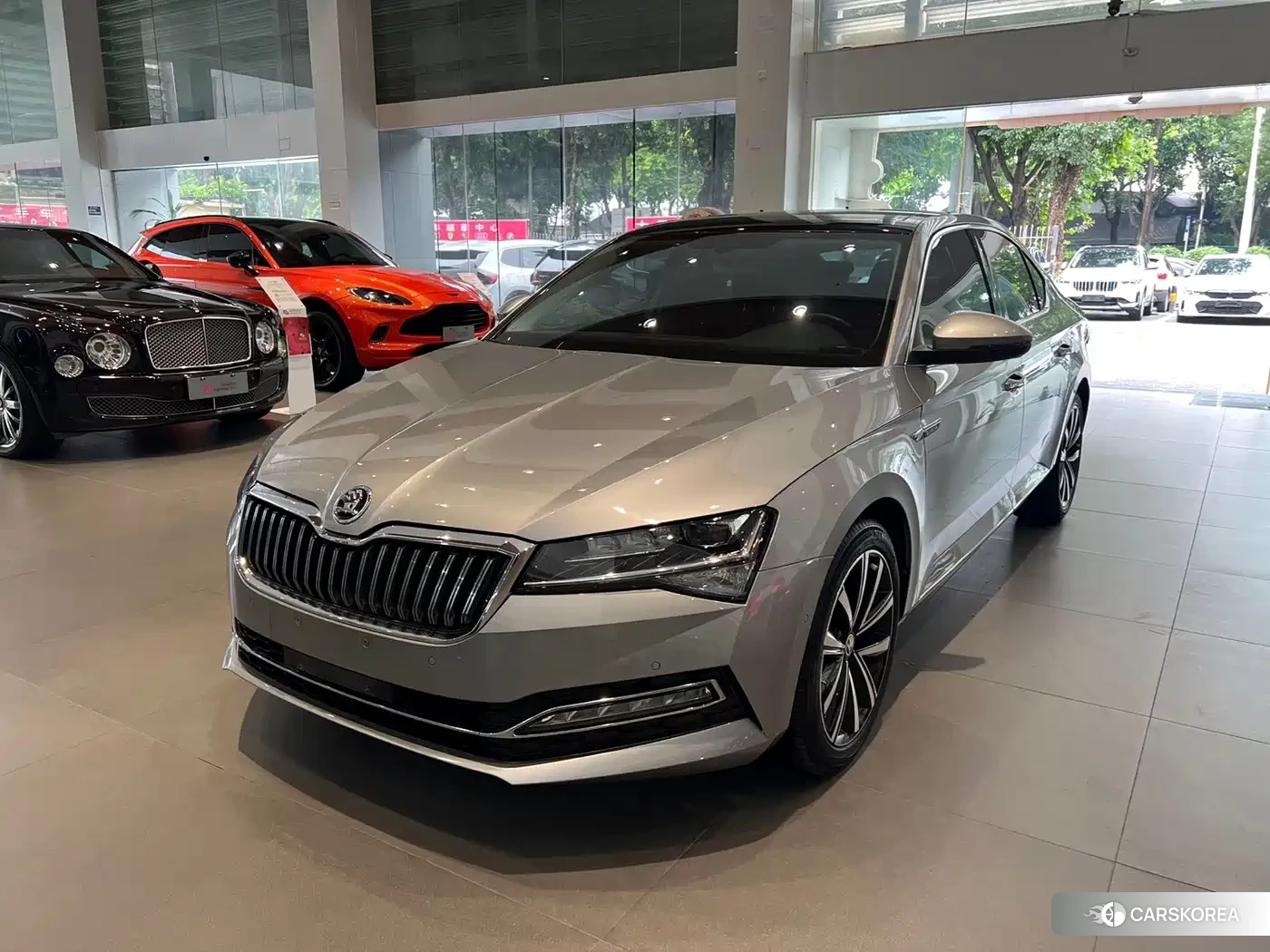 Skoda Superb id 4589322 из Китая 21