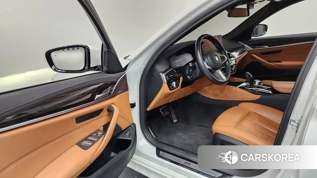 BMW 5 Series (G30) id 3577208 из Кореи 20