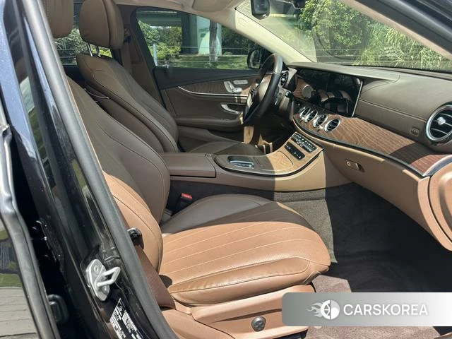 Mercedes-Benz E-class id 4257962 из Китая 27