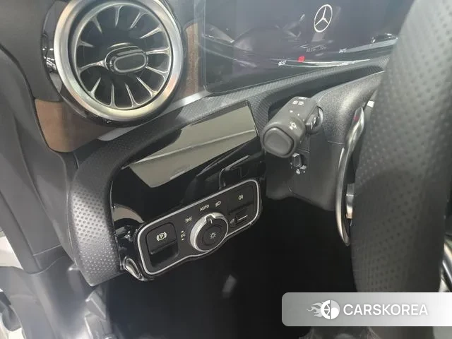 Mercedes-Benz A-Class W177 id 3377159 из Кореи 20