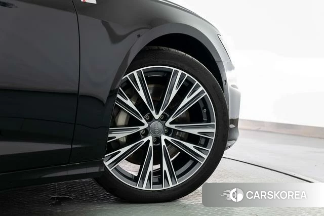 Audi A6L id 4272500 из Китая 27