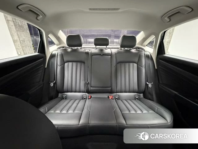Volkswagen Passat PHEV id 4291152 из Китая 17