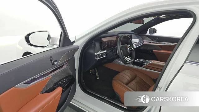 BMW 7 Series (G70) id 4421676 из Кореи 33