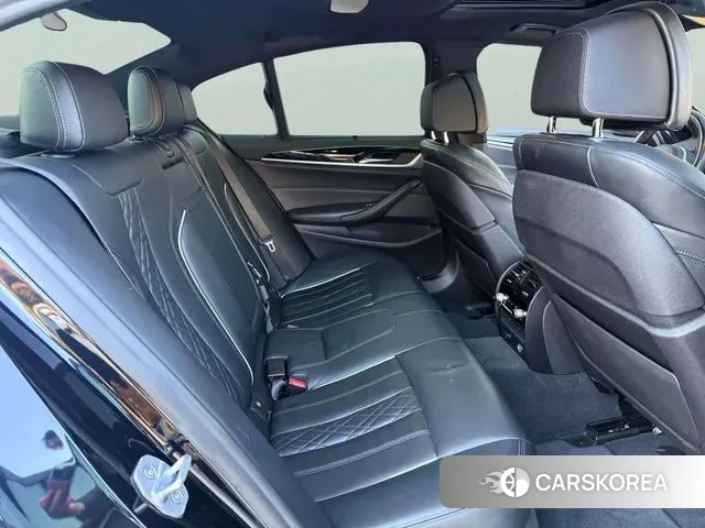 BMW 5 Series (G30) id 3439616 из Кореи 19