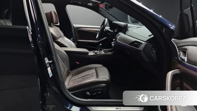 BMW 5 Series (G30) id 3641077 из Кореи 20