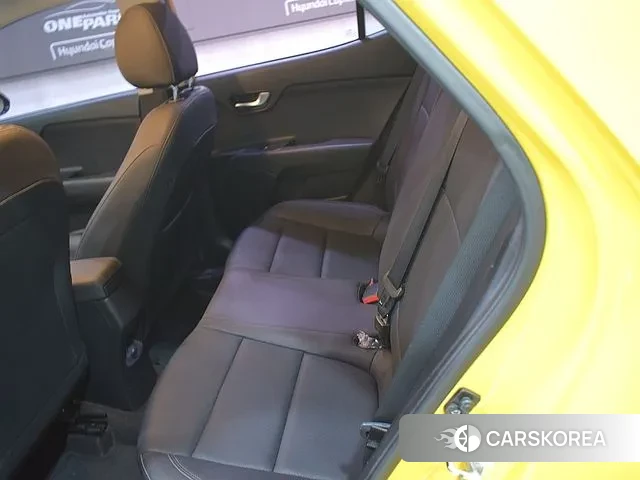 Kia Stonic id 3399263 из Кореи 20