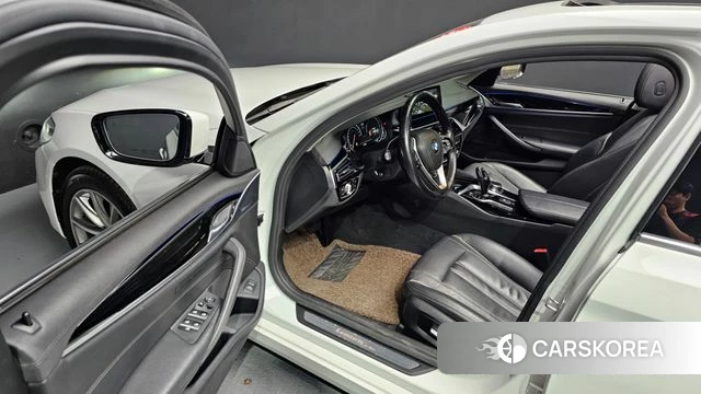 BMW 5 Series (G30) id 4197047 из Кореи 20