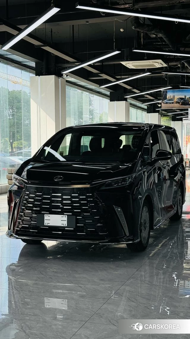 Lexus LM id 4314737 из Китая 14