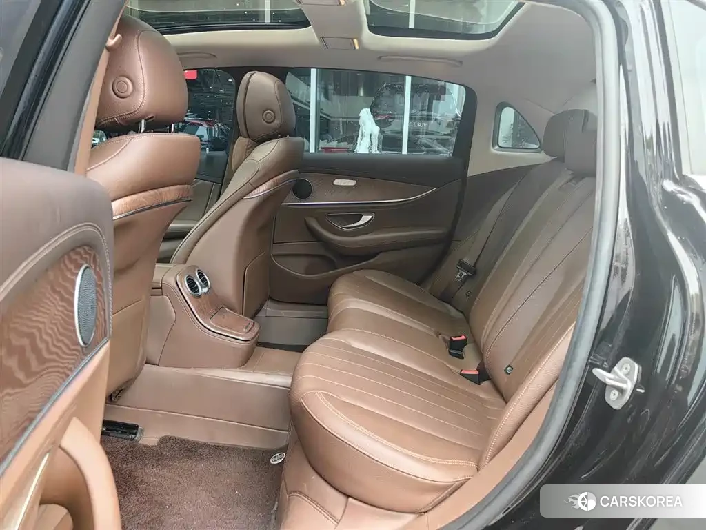 Mercedes-Benz E-Class id 4548412 из Китая 20
