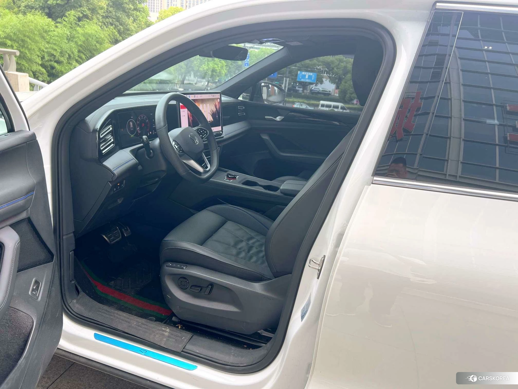 Volkswagen Tiguan L id 4486185 из Китая 14
