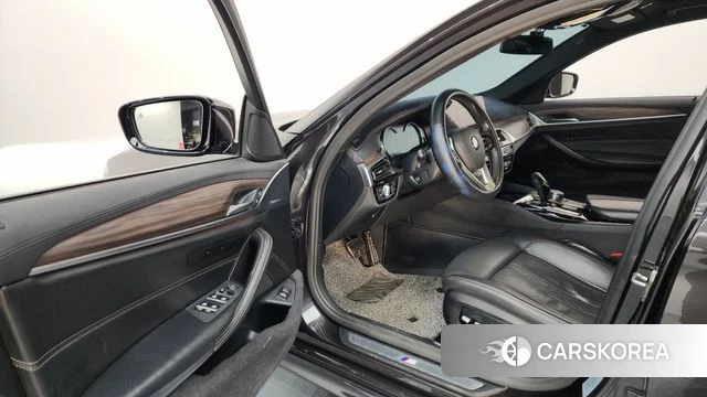 BMW 5 Series (G30) id 3853926 из Кореи 20