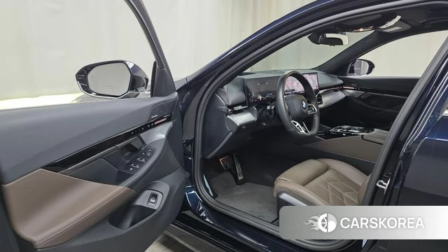 BMW 5 Series (G60) id 4388212 из Кореи 32