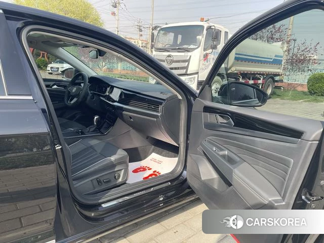 Volkswagen Passat id 4259797 из Китая 28