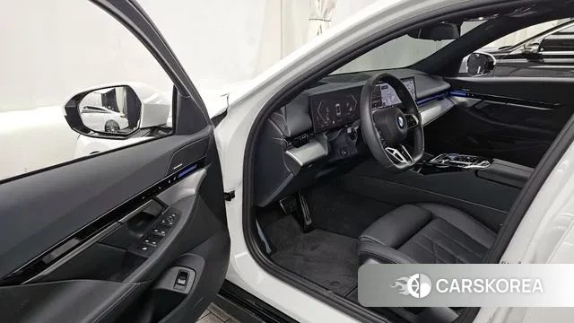 BMW 5 Series (G60) id 3405160 из Кореи 20