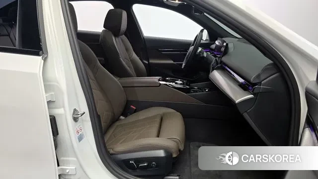 BMW 5 Series (G60) id 3142228 из Кореи 20