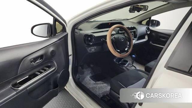 Toyota Prius C id 4285555 из Кореи 33