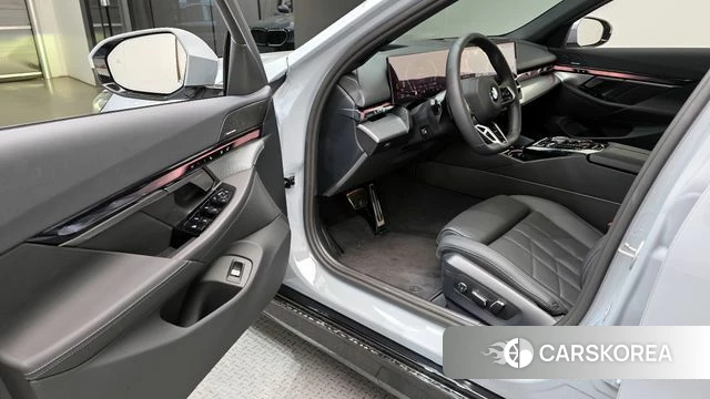 BMW 5 Series (G60) id 3952536 из Кореи 20