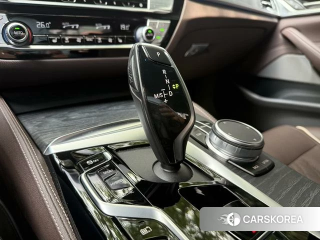 BMW 5 series PHEV id 4297672 из Китая 14