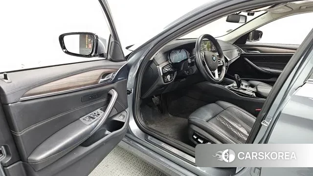 BMW 5 Series (G30) id 3330737 из Кореи 20