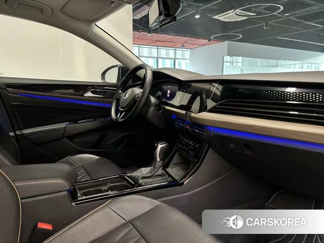 Volkswagen Passat id 4335219 из Китая 19