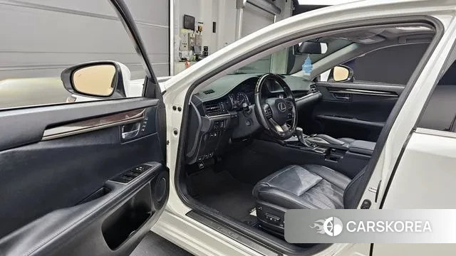 Lexus New ES300h id 3434757 из Кореи 20