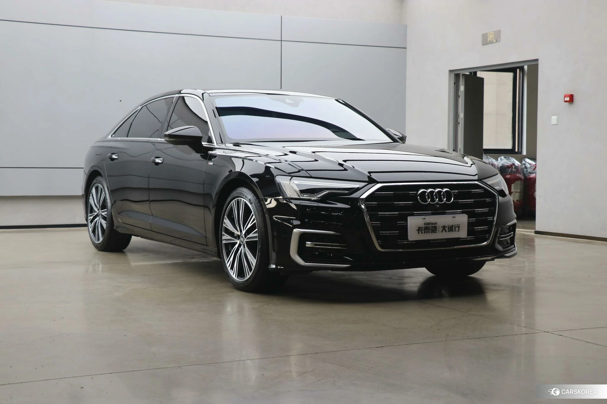Audi A6L id 4467595 из Китая 32
