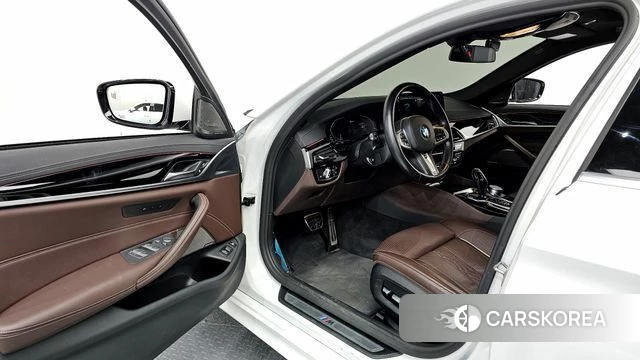 BMW 5 Series (G30) id 4268099 из Кореи 31