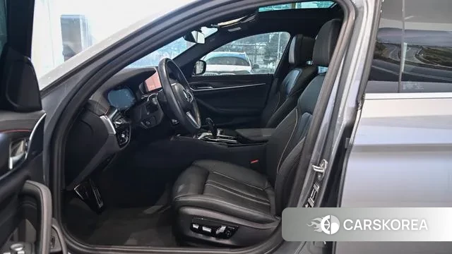 BMW 5 Series (G30) id 3639504 из Кореи 20