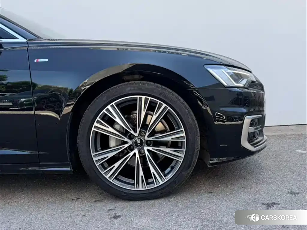 Audi A6L id 4546562 из Китая 27