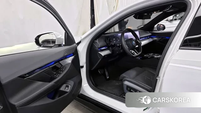 BMW 5 Series (G60) id 3538413 из Кореи 20