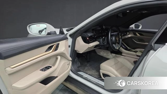 Porsche Taycan id 4201087 из Кореи 32