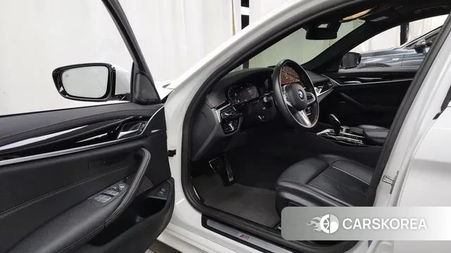 BMW 5 Series (G30) id 3416197 из Кореи 20