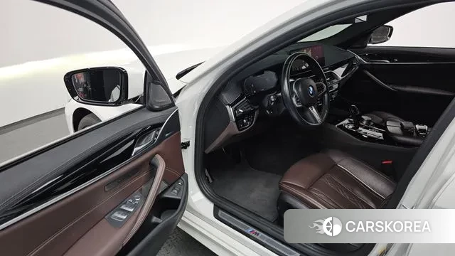 BMW 5 Series (G30) id 3493279 из Кореи 20