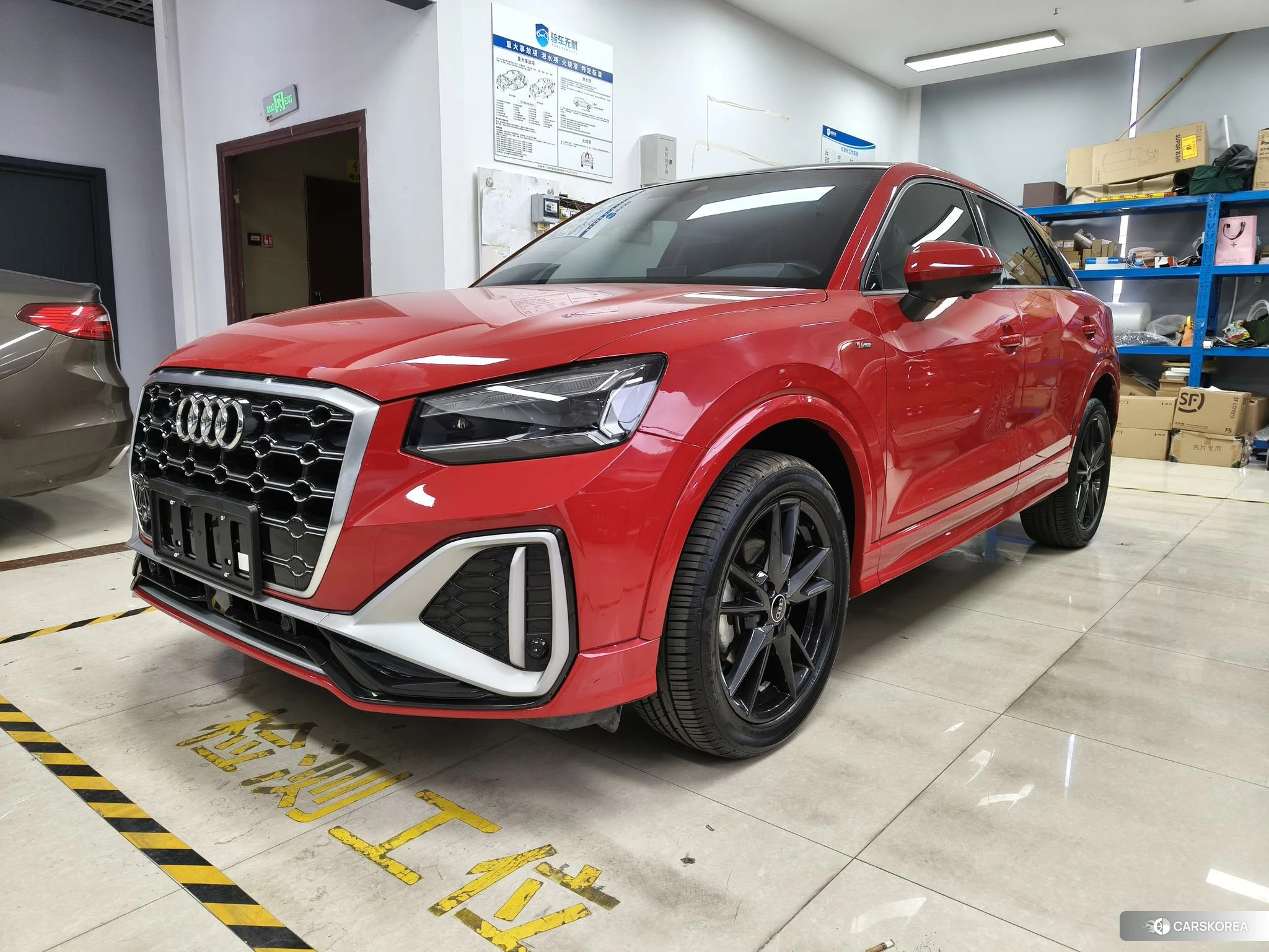 Audi Q2L id 4454181 из Китая 17