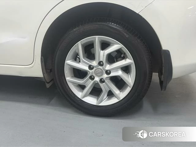 Nissan TIIDA id 4365903 из Китая 20