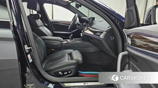 BMW 5 Series (G30) id 3859413 из Кореи 20