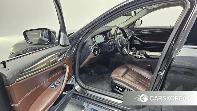 BMW 5 Series (G30) id 3778989 из Кореи 20