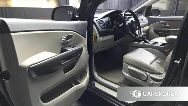 Kia The New Carnival id 4362878 из Кореи 32