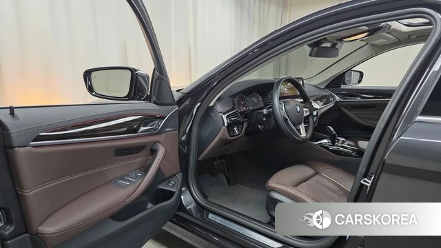 BMW 5 Series (G30) id 4355006 из Кореи 31