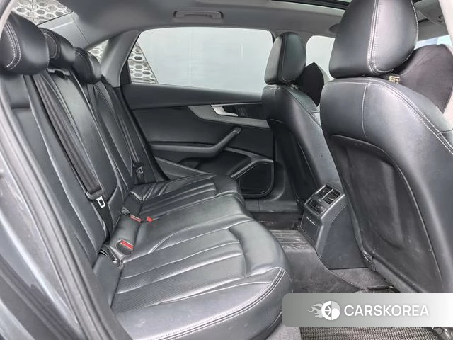 Audi A4L id 4234863 из Китая 12