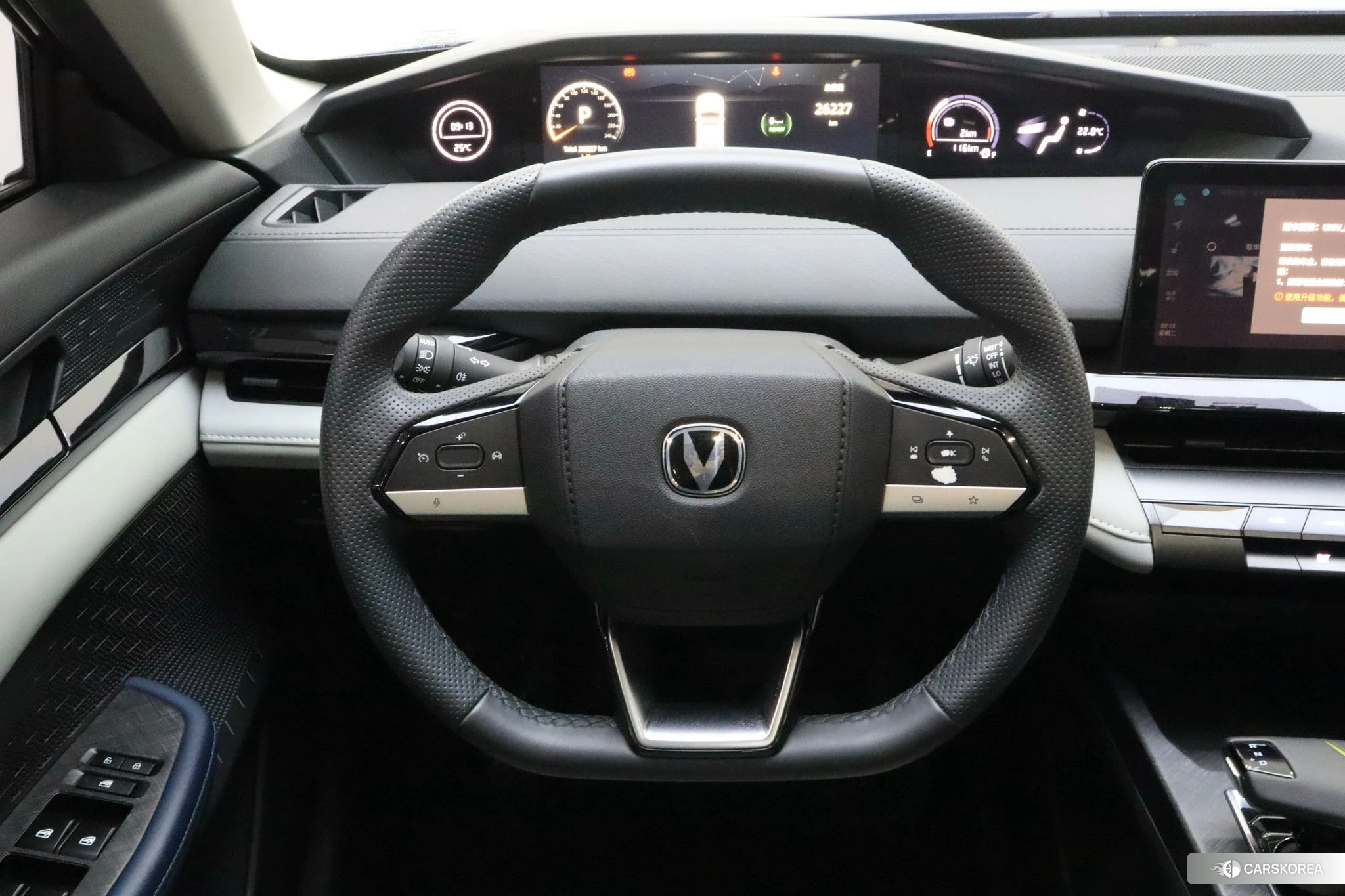 Chang'an UNI-V Smart iDD id 4493077 из Китая 20
