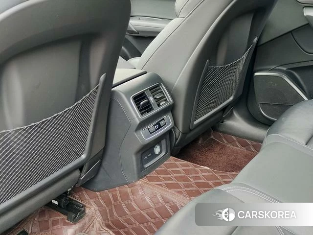 Audi Q5L id 4299980 из Китая 11