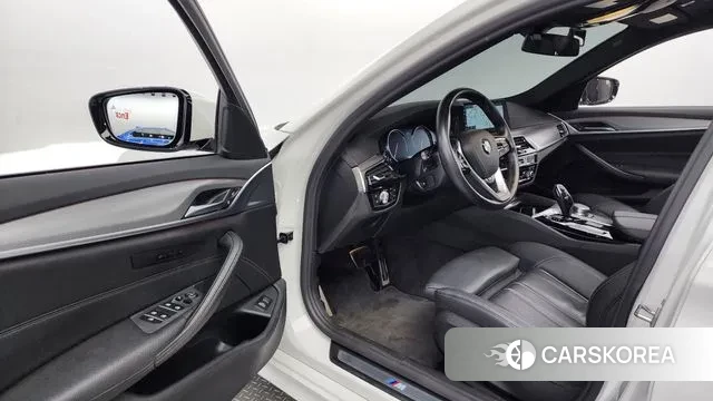 BMW 5 Series (G30) id 3203886 из Кореи 20