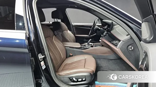 BMW 5 Series (G30) id 3342917 из Кореи 20