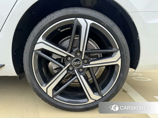Audi A4L id 4297397 из Китая 16